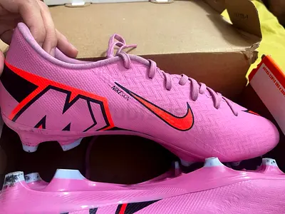 Barely used Pink Nike Mercurial Football Boots - Size 43, Good Condition