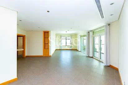 Spacious Layout | Sea View | Great Location