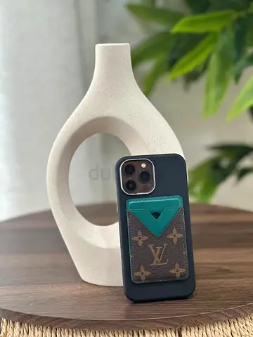 Louis Vuitton magnet card holder