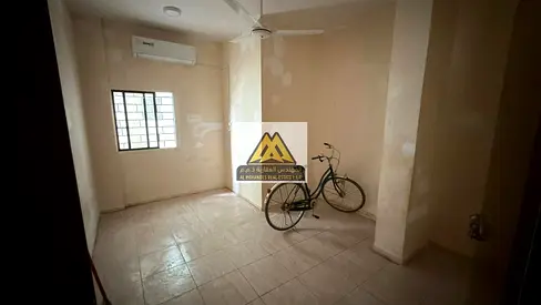 استوديو طابق أرضي تكييف سبليت في النخيل 1 عجمان ثاني صف من كورنيش عجمان موقع مميز