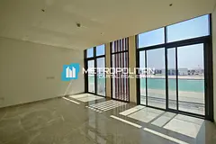 Canal Front | Single Row Corner | Upgraded 5BR