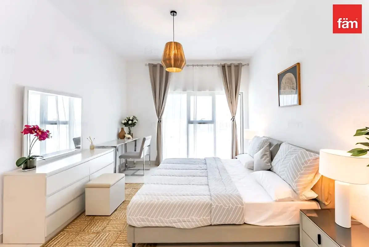 HIGH FLOOR CURRENT INCOME GENERATED TENANTED UNIT