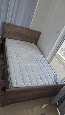 Queen wooden bed frame with mattress - Good condition