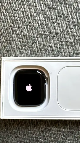 Apple Watch Series 10 46mm(in-box) - Boots to Apple logo, needs setup