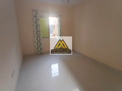 شقة غرفة وصالة للإيجار في الروضة 2 عجمان على شارع الشيخ عمار تكييف مركزي مساحة كبيرة بناية عائلات بسعر 31000