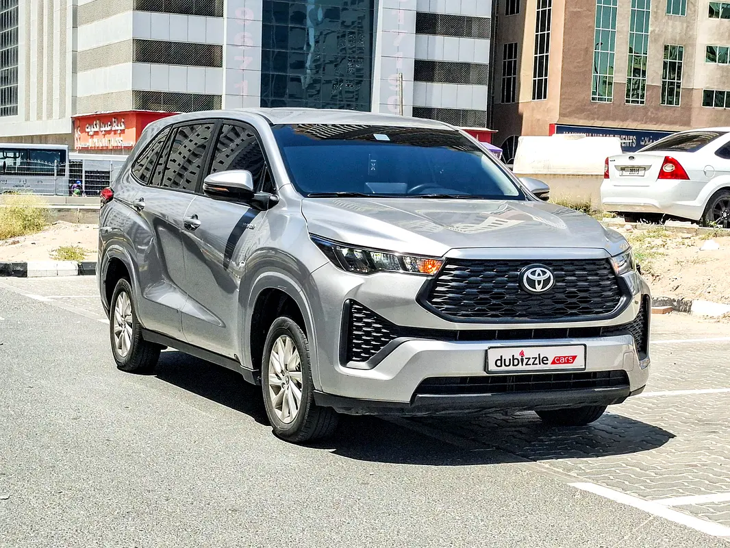 Toyota Innova 2024 — photo 1 of 15