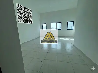 يقع الاستوديو في أبراج الفالكون بمنطقة الراشدية 2، وهي من المناطق الحيوية والراقية في عجمان، حيث يتميز الموقع بقربه من جميع الخدمات الأساسية