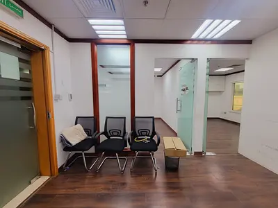 Front Of Metro / Sami Fitted Office 6 Payment
