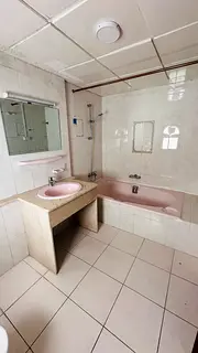 Premium master bed room near airport road opposite Canadian med center