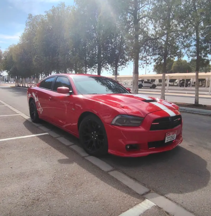 Dodge Charger 2012 — photo 1 of 11