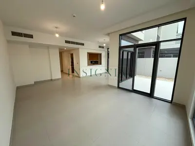 Single row - Middle unit - semi detached 4 Bedrooms 3 Parking's