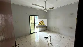 Large spaces | 3 bathrooms in the apartment | No air conditioning (air conditioning is the tenant