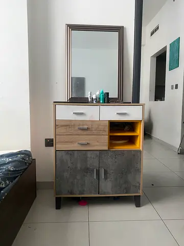 Dressing table