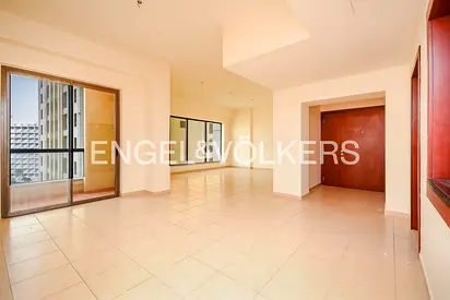 Exclusive | Spacious Layout | Vacant