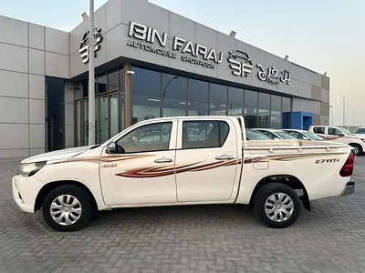 تويوتا هايلكس GLX