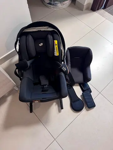 Baby car seat in excellent condition Used for 9 months only No accidents, very clean Brand:jole