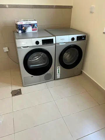 Siemens IQ300 Seprate Set WasherDryer Latest Version Mint Use Same As New