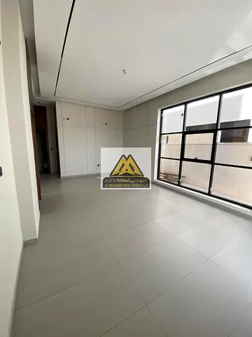 Villa for sale 🏠 in Al Yasmeen area, Ajman 📍 Consisting of: * 5 master bedrooms