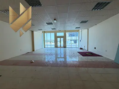 Showroom for rent in Industrial City 18 - main road