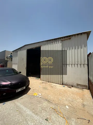 قريب من الطرق الرئيسية | سهولة الوصول | منطقة تجارية نشطة | مناسب للتخزين | سعر مميز