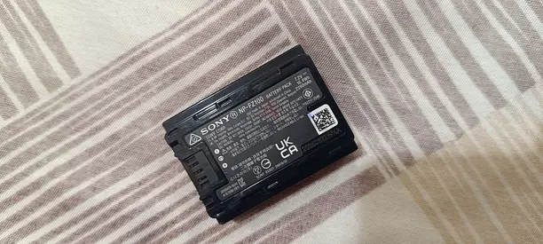 Sony a7iv battery  Ulanzi 100w light  hollyland mic