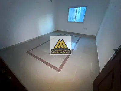 شقة واسعة للإيجار في منطقة الرميلة تضم غرفتين وصالة و3 حمامات وتكييف مركزي