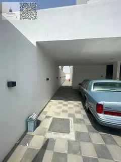 Villa for sale – in Ajman Al Rawda 3, consisting of 5 master bedrooms, 2 living rooms, a majlis, a