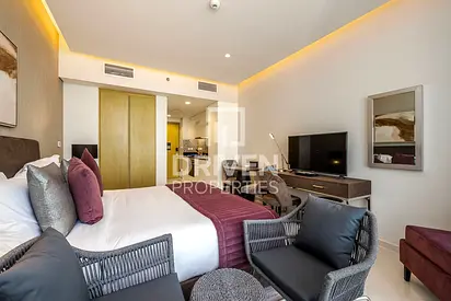Bright Studio | Mid Floor | Opportunity Deal