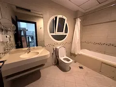 Ladies Bedspace Available Near Burjuman Metro Station (1 mnts Walkable to metro)