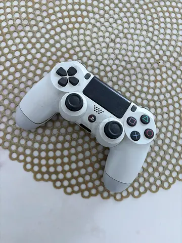White Sony DualShock 4 PS4 Controller - Good Working Condition