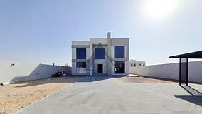 5BR Villa | Prime Location | Spacious And Bright