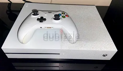 Xbox one s white with controller not negotiable