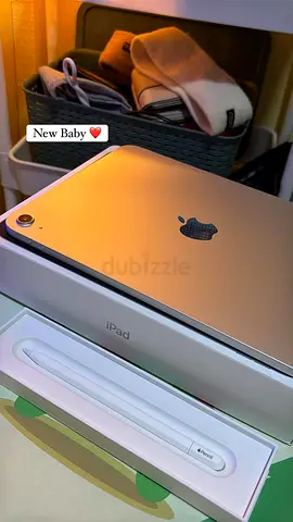 Apple iPad A16 11 inch (with Apple Pencil) - Excellent Condition (New) Uses 1 month only