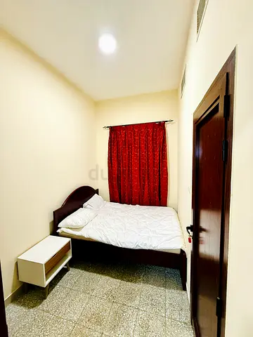 PRIVATE ROOM AVAILABLE FOR EXECUTIVE FEMALE  COUPLES  NEAR ABU BACKER METRO