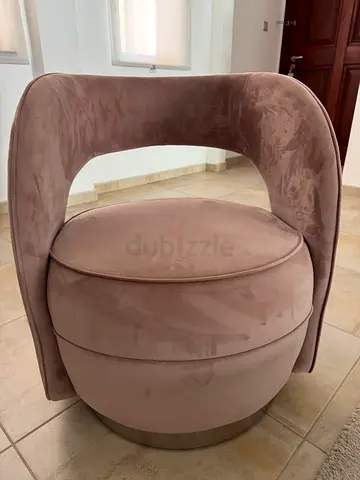 2 rounded pink velvet armchair