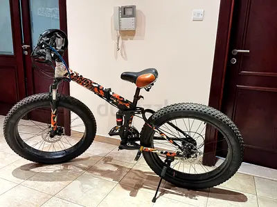 Land Rover Fat Tire Mountain Bike - 26 Wheels, Front Suspension