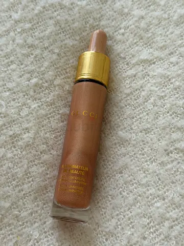 Gucci Glow Radiance Liquid Highlighter (used, small amount left)