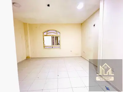Ready to move apartment available prime location near safari Mall