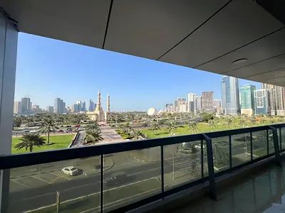 Large front balcony with open view ▪ Kitchen with balcony
