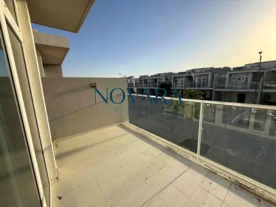 GENUINE RESALE | Rented | 3B | SPACIOUS LAYOUT RRM | Back 2 Back