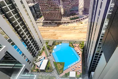 Pool View I High Floor I Premium Fixtures