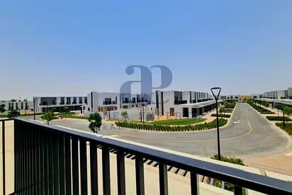 4 CHEQUES | BIG KITCHEN | GARDEN | GREENVIEW 1 EMAAR SOUTH