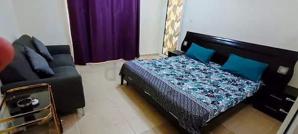 Master room available for rent