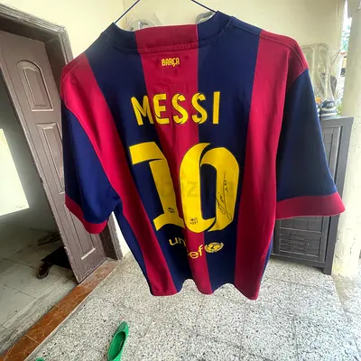 Signed Messi jersey 2014 real
