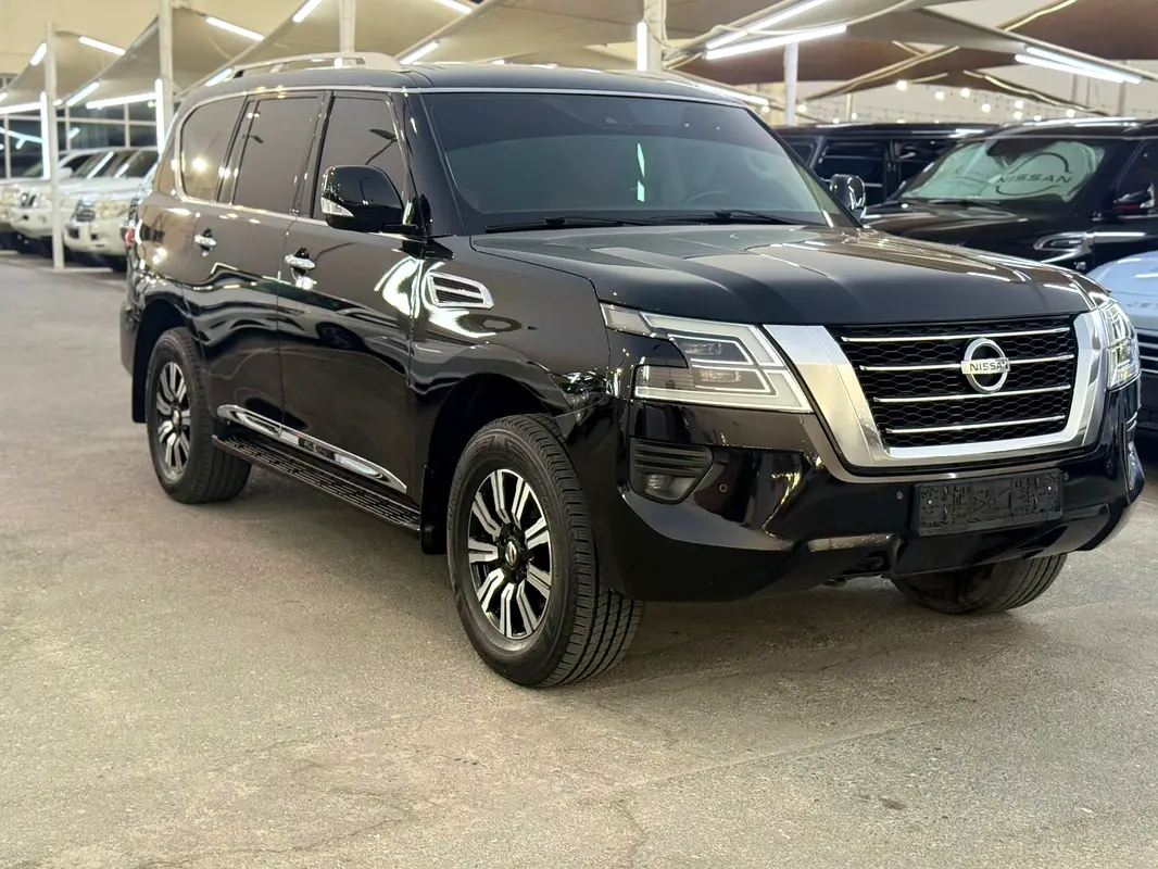 Nissan Patrol 2021 — photo 1 of 20