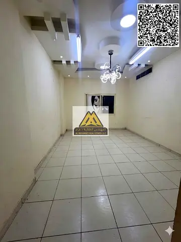 بلكونة باطلالة مفتوحة علي شارع الملك فيصل | مساحة كبيرة جدا | سهل المخرج للشارقة ودبي