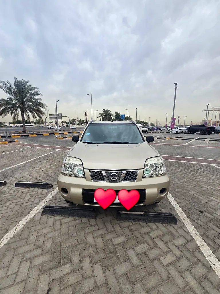 Nissan X-Trail 2012 — photo 1 of 12