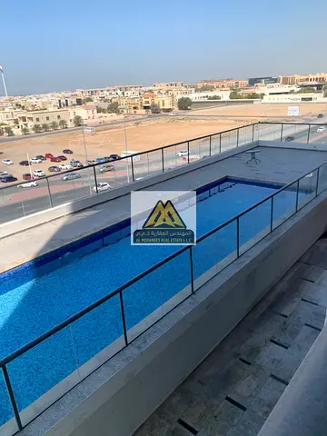 شقة فاخرة غرفتين وصالة للإيجار السنوي في الحميدية 1 عجمان على شارع الشيخ عمار مساحات كبيرة غرف ماستر بلكونة بإطلالة مميزة أول ساكن