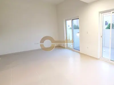 CORNER UNIT | SINGLE ROW | SPACIOUS VILLA