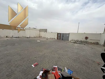 حوطة للإيجار في الصجعة – موقع عملي ومساحة مناسبة
